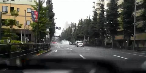エンジンブロー 大量に白煙をあげながら走行する軽ワゴン Turbo Bee 自動車 バイク動画のターボビー エンジンブロー 大量に白煙をあげながら走行する軽ワゴン Turbo Bee 自動車 バイク動画のターボビー