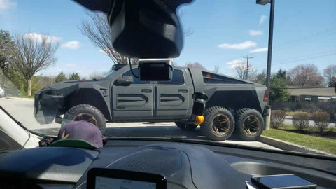 macho_car