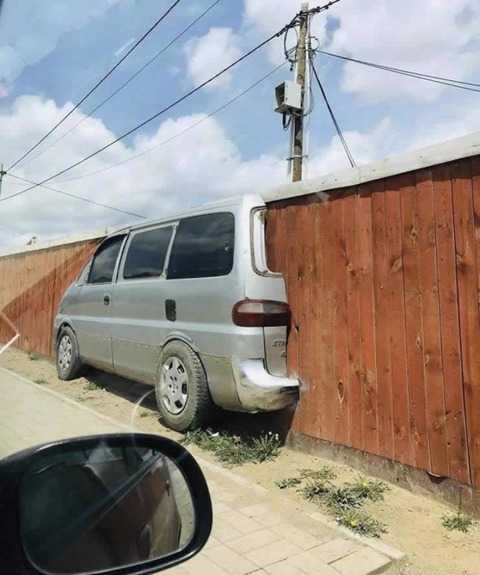 wall_car