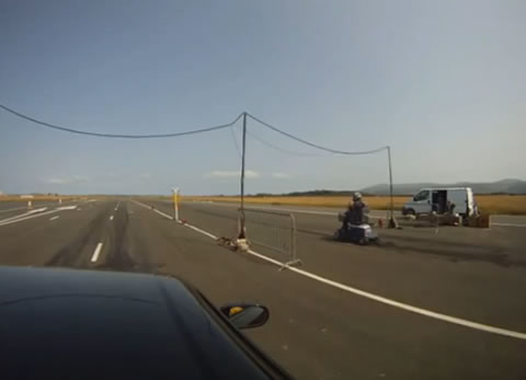 r33_vs_mobilityscooter