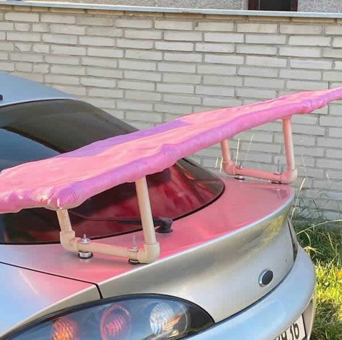 pink_rear_wing