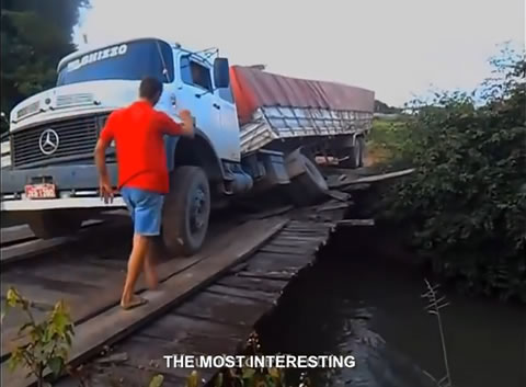 TOP 10 TRUCK'S FAIL CROSSING BRIDGE