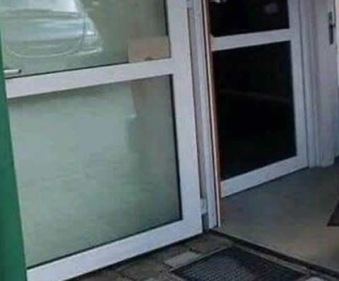 【画像】トラック玄関