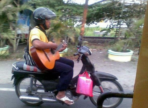 guiter_rider