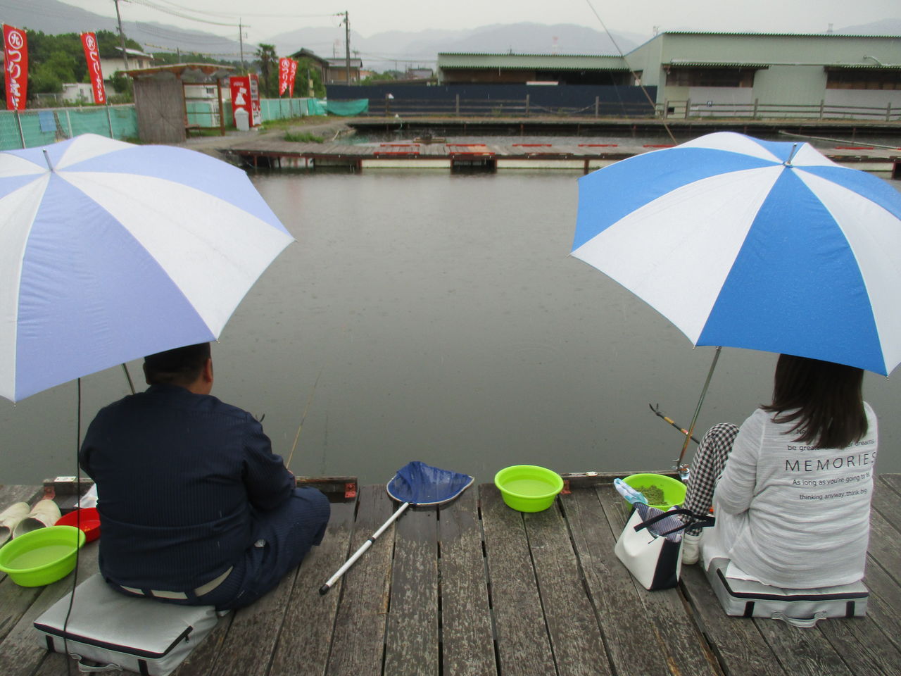 雨に負けるなレンタルsan つりぼりトムソーヤ ヘラブナ釣り 室内釣り堀り 雨に負けるなレンタルsan つりぼりトムソーヤ ヘラブナ釣り 室内釣り堀り