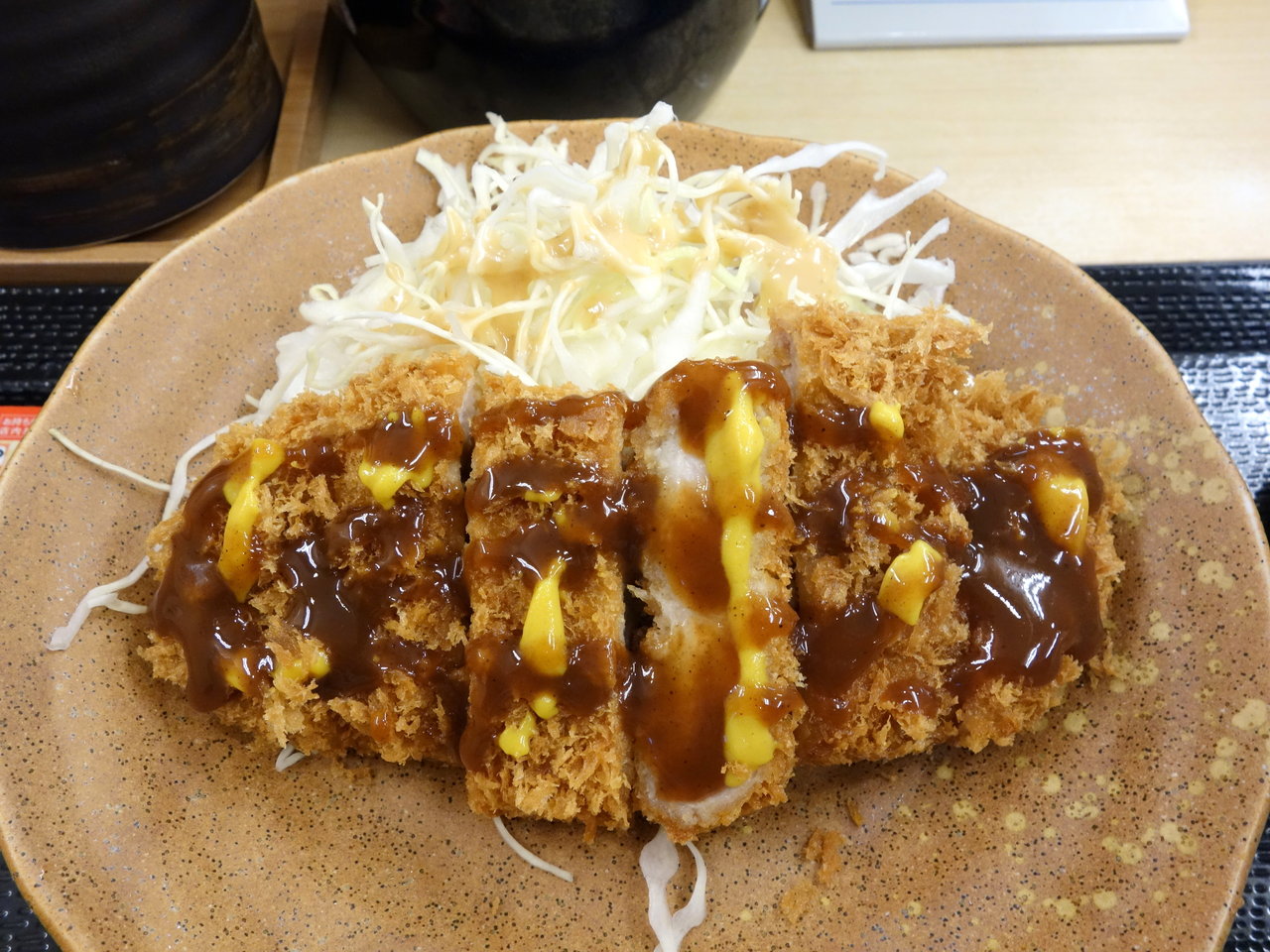 かつや 朝ロースかつ定食 しょうが焼き定食 各486円 豚汁 大 に変更してクーポン使ったら ４４０円に B級グルメとラーメン二郎の食べある記