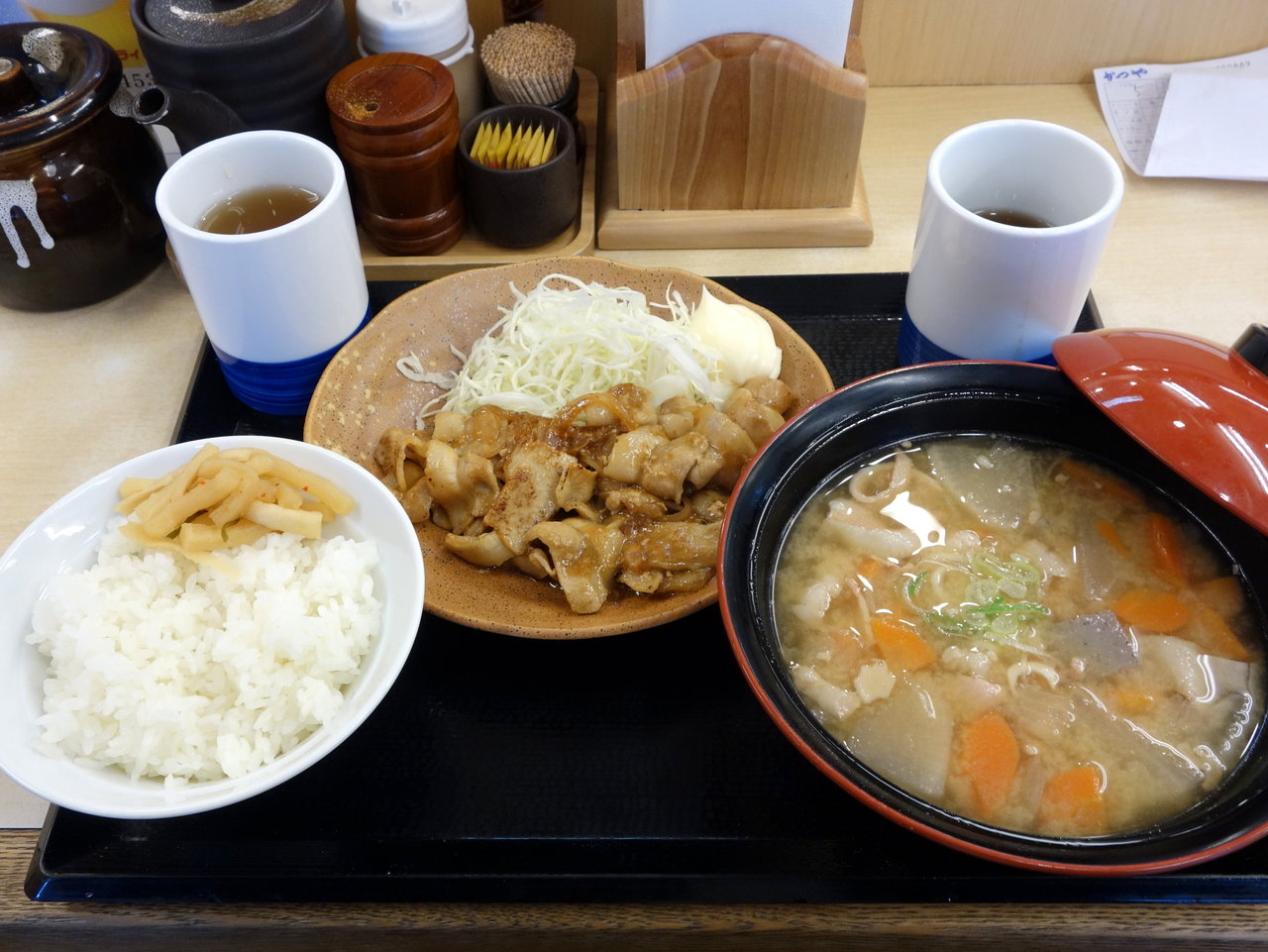 かつや の 朝食 しょうが焼き定食 450円 豚汁大50円増し クーポン100円引き 440円 カツ丼ミニカツ丼セット 豚汁 大 475円 B級グルメとラーメン二郎の食べある記