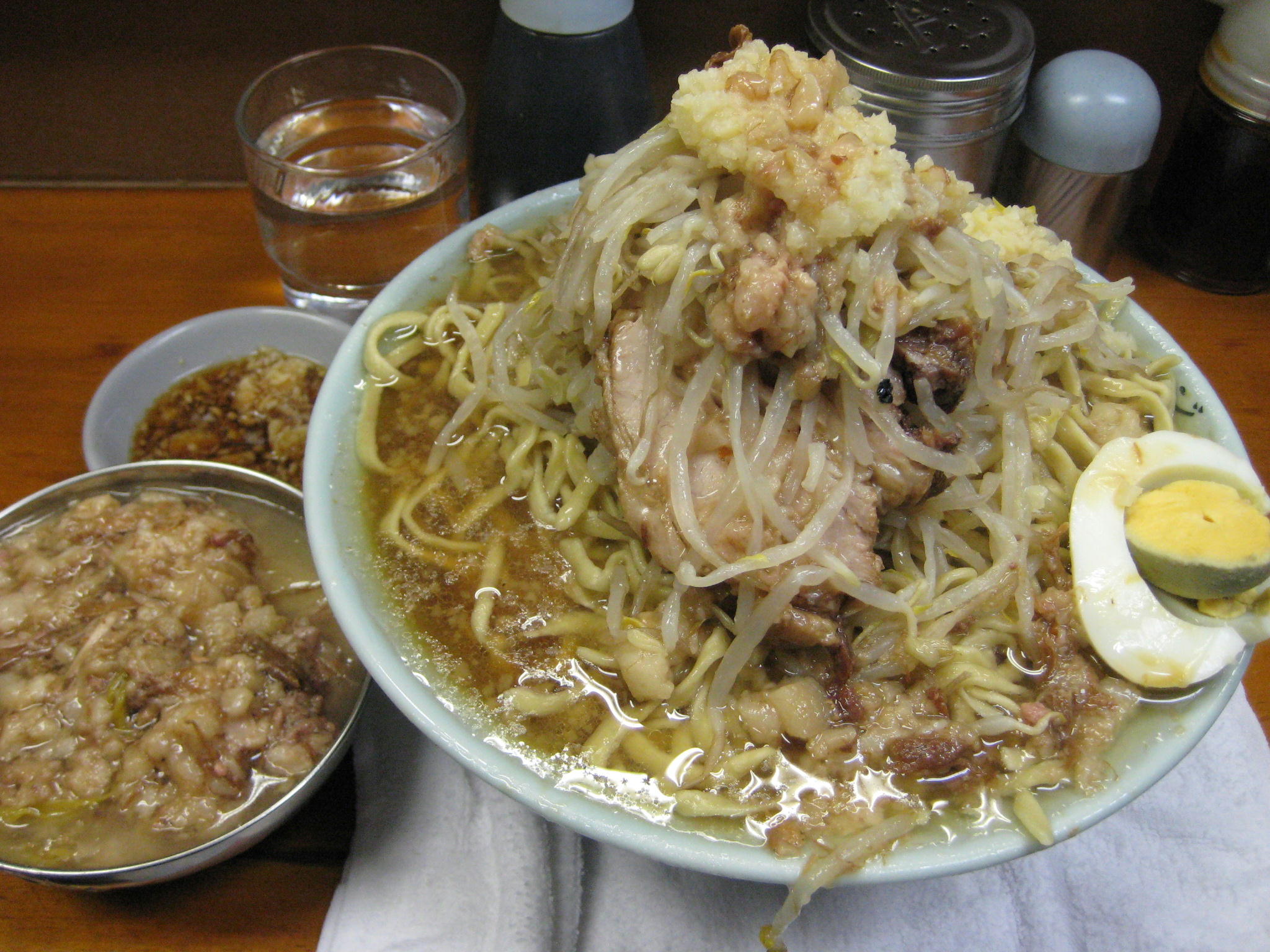 富士丸ラーメン 板橋南町店 全増し にんにくダレ ７５０円 二郎 元赤羽店系 B級グルメとラーメン二郎の食べある記