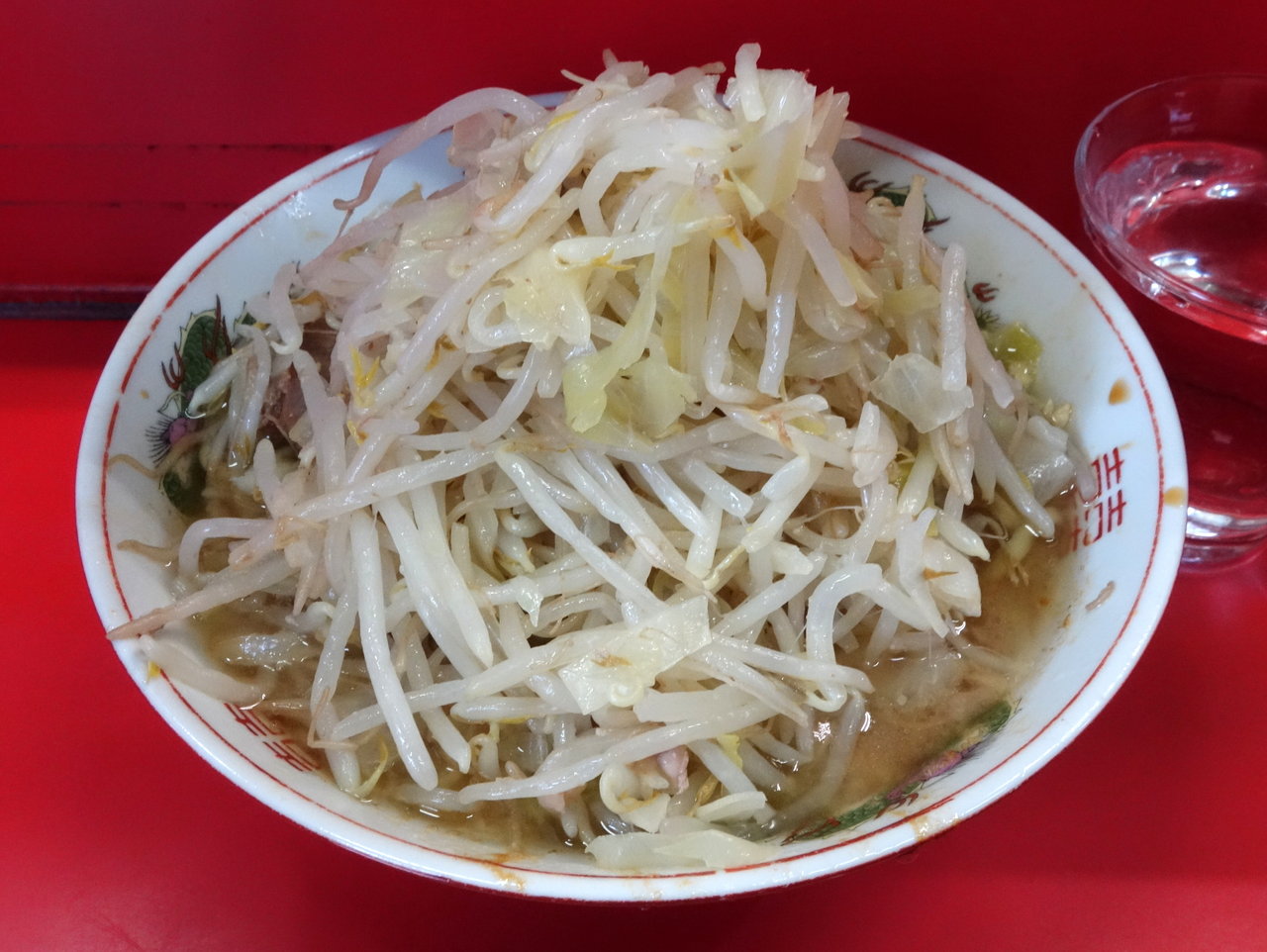 ラーメン二郎 三田本店 小ラーメン 600円 麺半分 野菜 にんにく B級グルメとラーメン二郎の食べある記 ラーメン二郎 三田本店 小ラーメン 600円 麺半分 野菜 にんにく B級グルメとラーメン二郎の食べある記