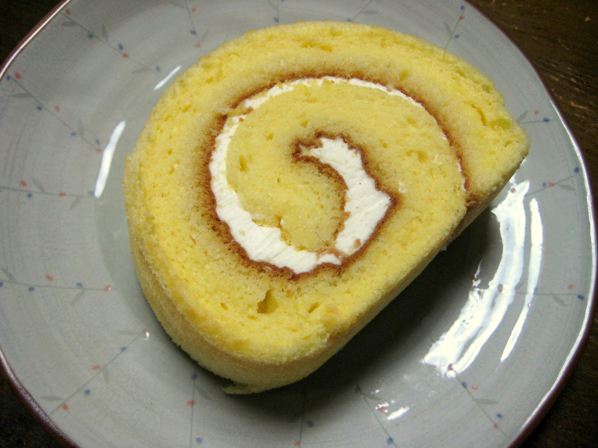 シェ松尾 三宿パティスリー 三宿ロールケーキ1260円 B級グルメとラーメン二郎の食べある記