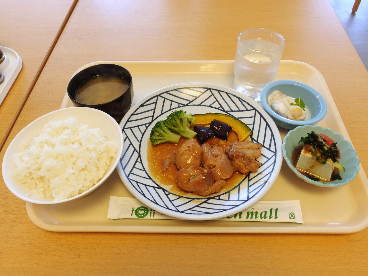 大森赤十字病院 ビアンモール 日替わりaランチ 若鶏のてりやき 490円 B級グルメとラーメン二郎の食べある記 大森赤十字病院 ビアンモール 日替わりaランチ 若鶏のてりやき 490円 B級グルメとラーメン二郎の食べある記