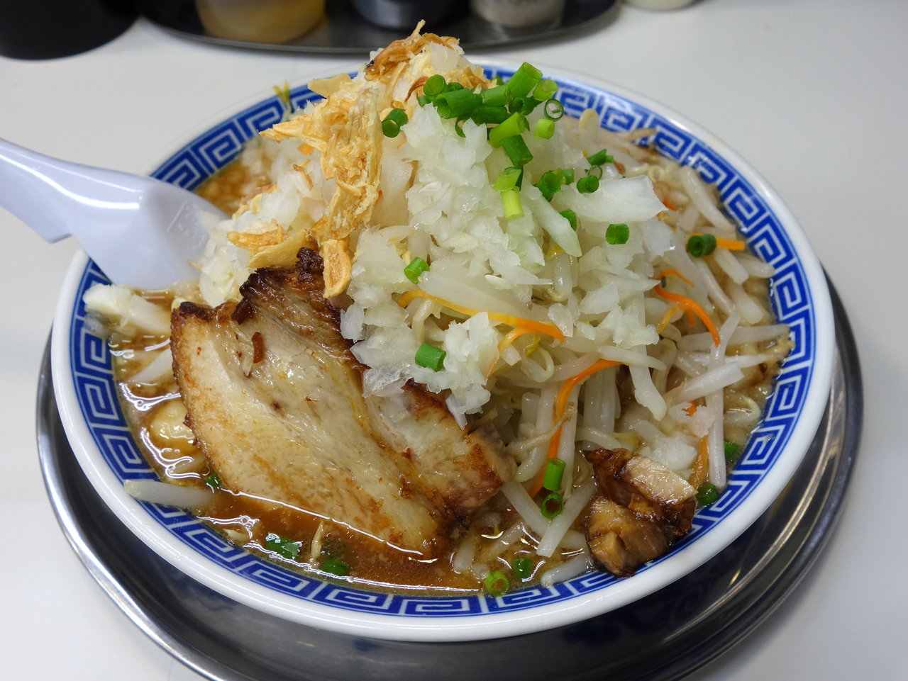 凌駕 らーめん750円 缶ビール350円 大岡山駅 二郎インスパイヤ B級グルメとラーメン二郎の食べある記