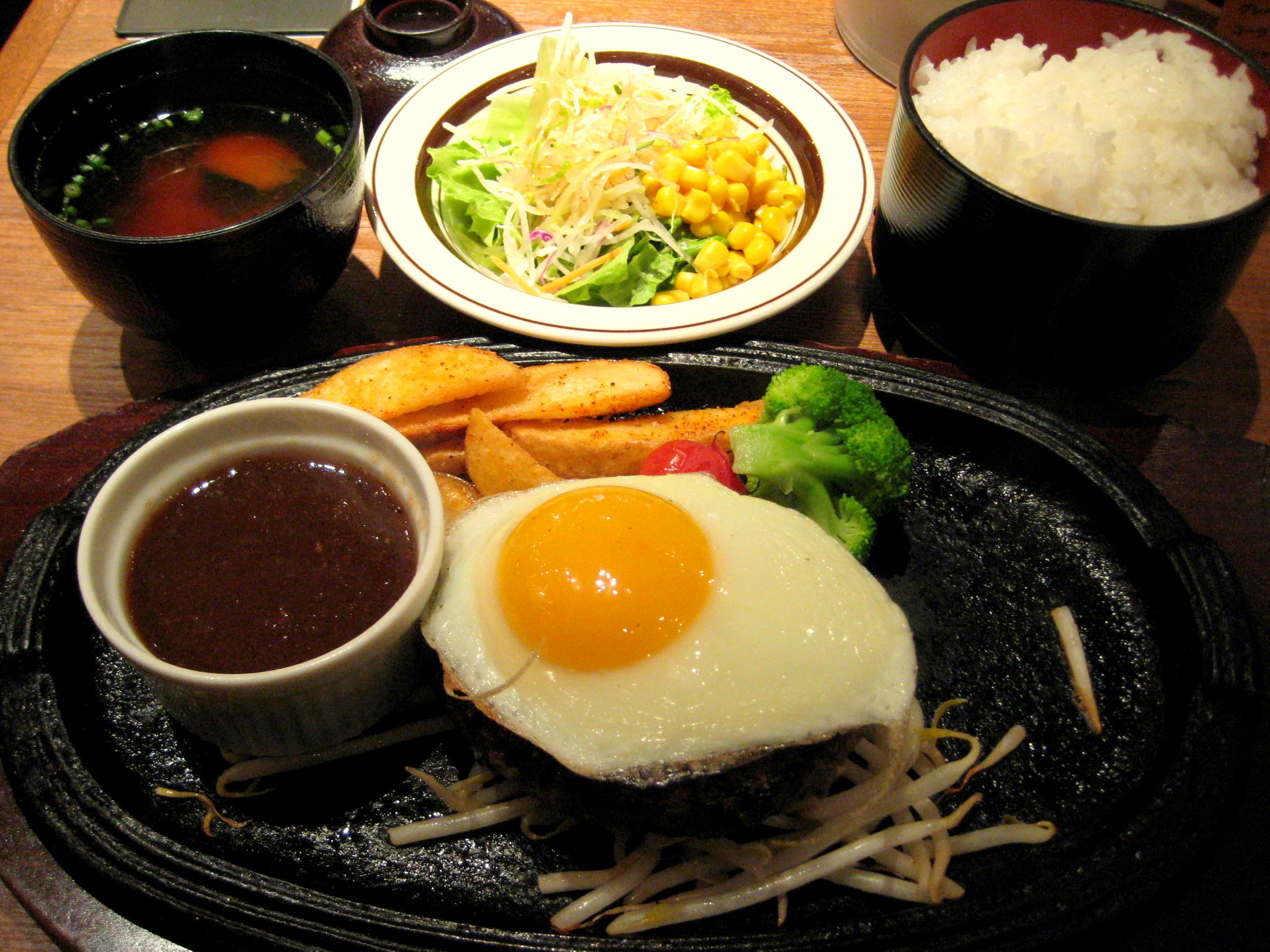 ミート矢澤 平日 ａハンバーグランチ1000円 目玉焼き100円 五反田 B級グルメとラーメン二郎の食べある記