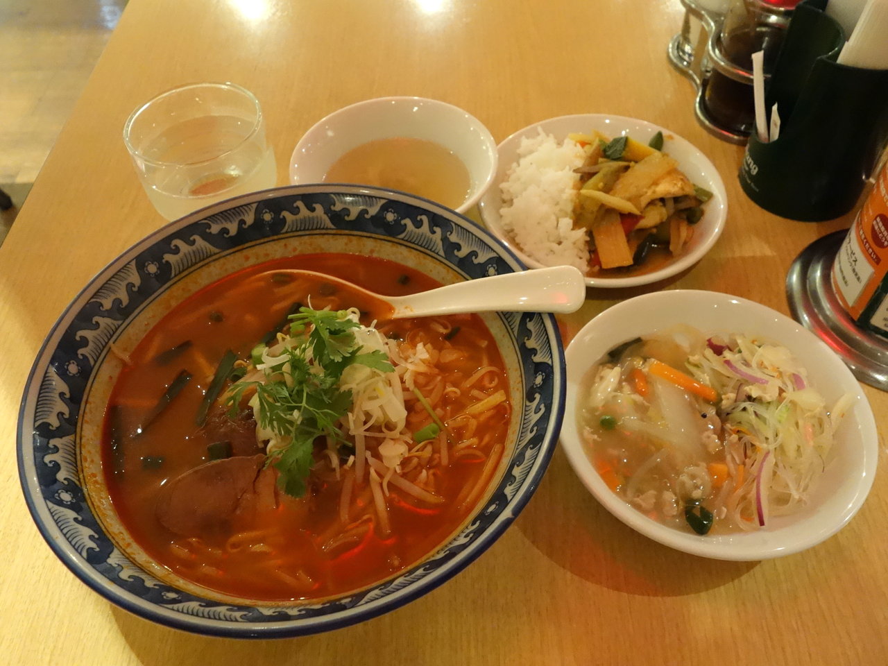 ティーヌン 川崎ダイス店 トムヤムクンヌードル クイッティアオ ナーム ランチ 960円 京急川崎駅 Jr川崎駅 B級グルメ とラーメン二郎の食べある記 ティーヌン 川崎ダイス店 トムヤムクンヌードル クイッティアオ ナーム ランチ 960円 京急川崎駅 Jr川崎駅 B級グルメ とラーメン二郎の食べある記
