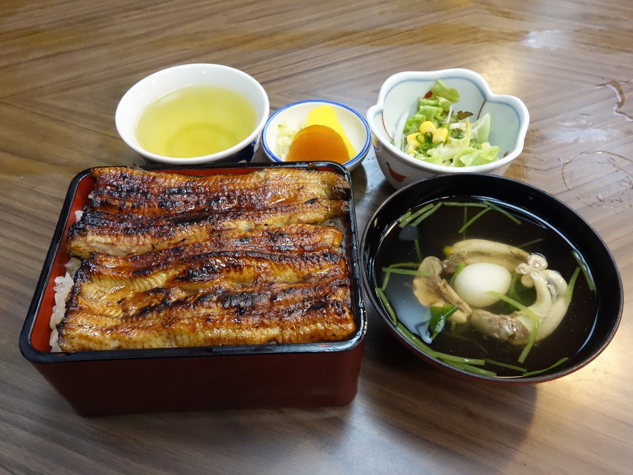 寿々喜蒲焼店 うなぎの寿々喜 赤重2590円 大盛100円 吸い物 肝吸い100円 ビール大瓶600円 蒲田駅西口 B級グルメとラーメン二郎の食べある記