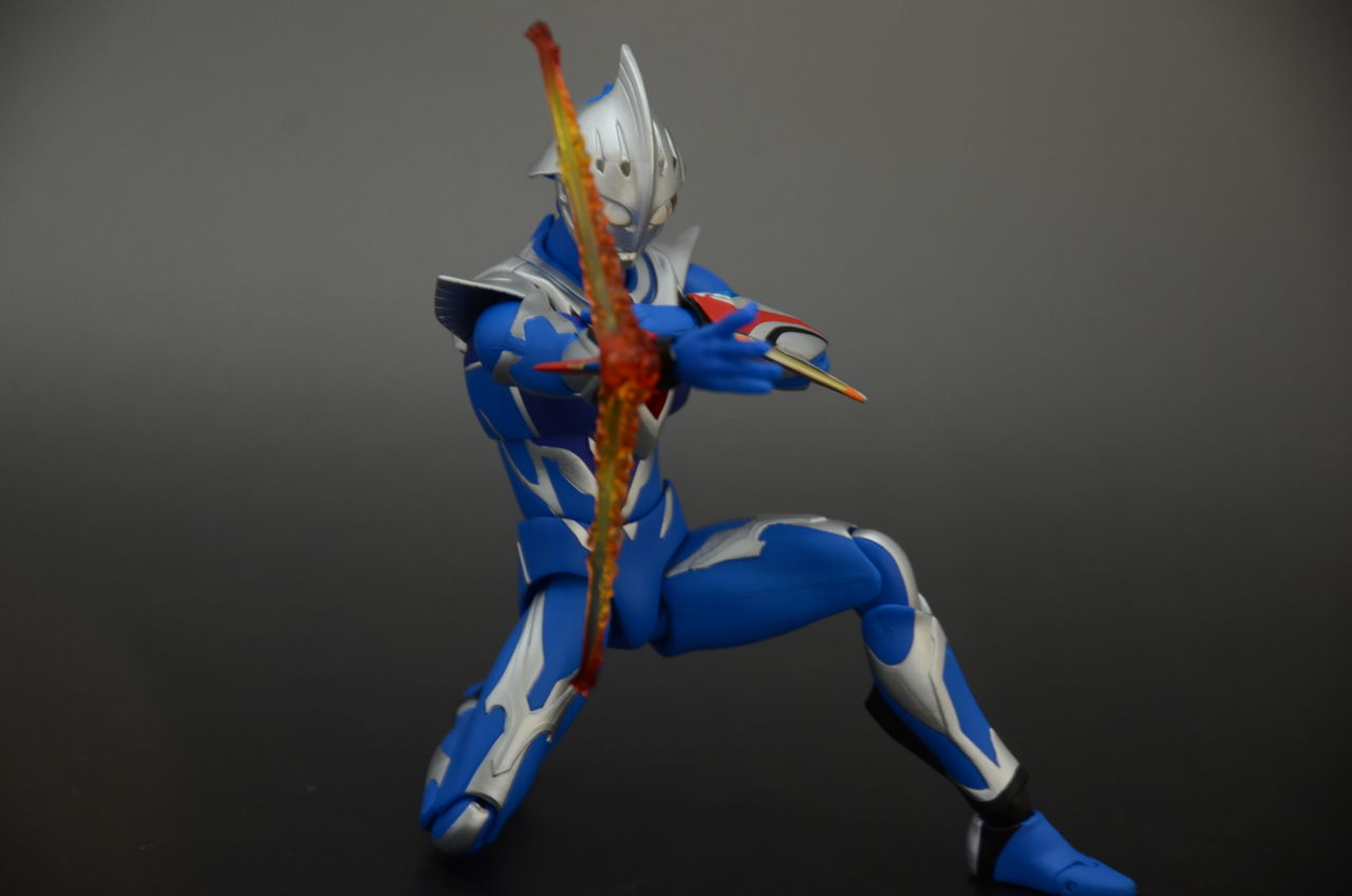 Ultra Act ウルトラマンネクサスジュネッスブルー レビュー 貧乏人の玩具生活