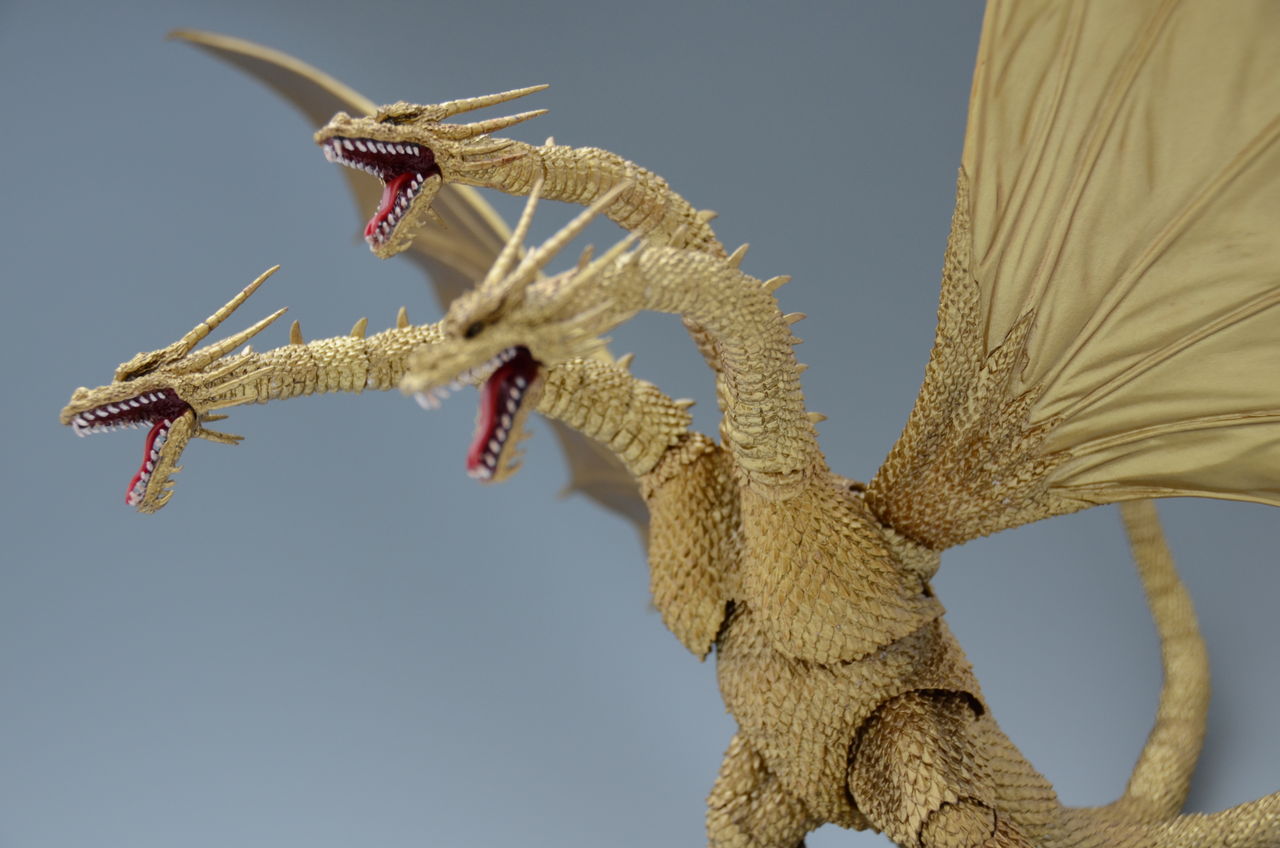 S.H.Monsterarts キングギドラ レビュー : 貧乏人の玩具生活