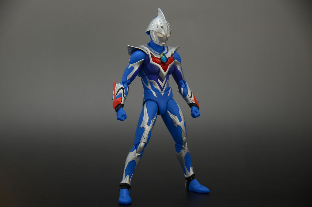 Ultra Act ウルトラマンネクサスジュネッスブルー レビュー 貧乏人の玩具生活