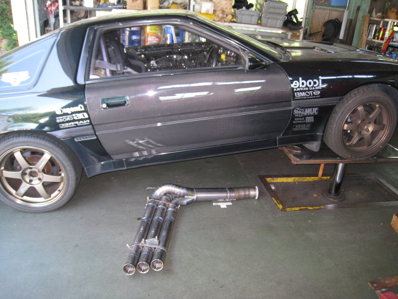 トヨタJZA70スープラ用チタニウム製キングギドラ？マフラー