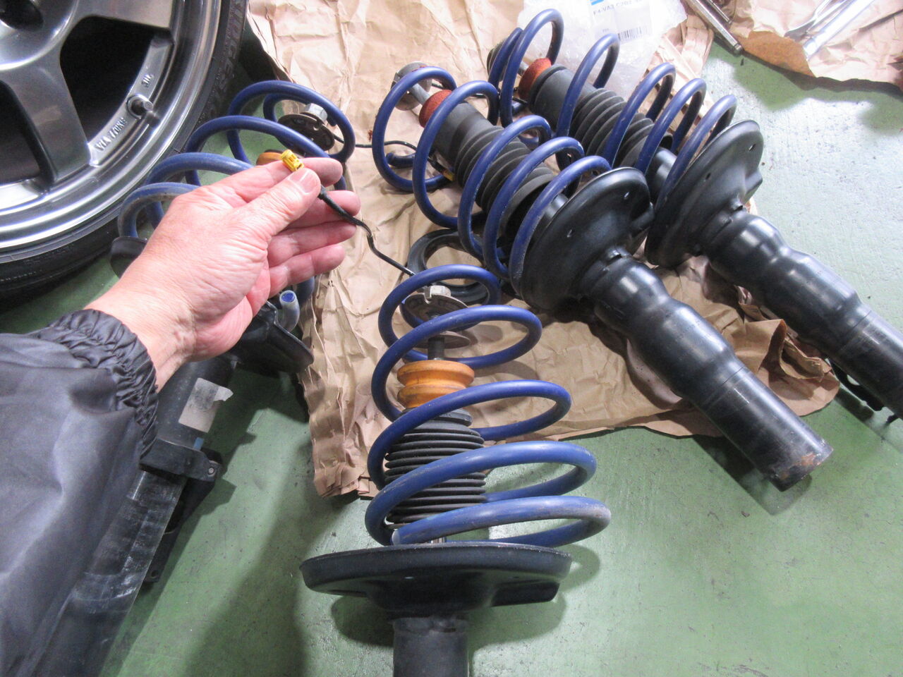 ポルシェ987ケイマンS スポーツサスペンション組付け2 : 鶴田の