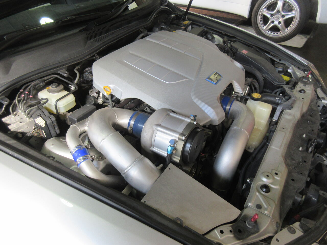 レクサス ｉｓｆスーパーチャージャー車 オイル交換で入庫 鶴田の部屋ブログ