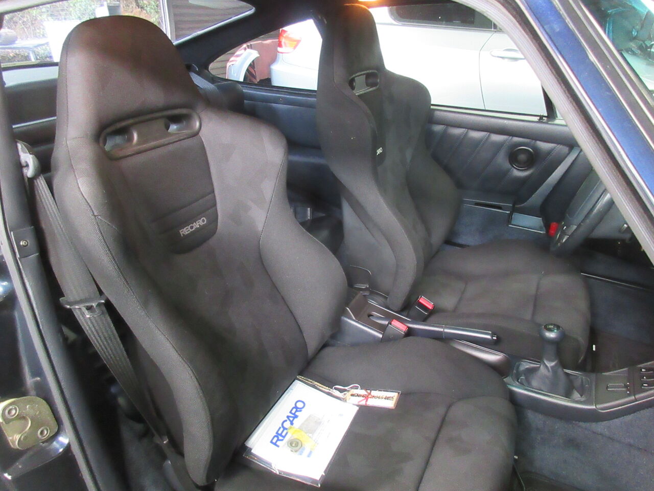 ポルシェ９６４カレラ ５ｍｔ シート交換 鶴田の部屋ブログ