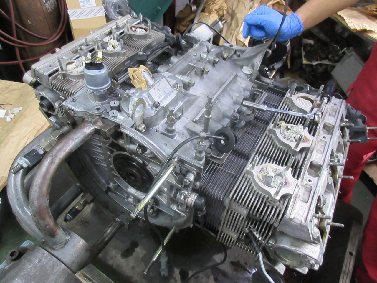 ポルシェ964 カレラ エンジンオイル漏れ修理2 鶴田の部屋ブログ ポルシェ964 カレラ エンジンオイル漏れ修理2 鶴田の部屋ブログ