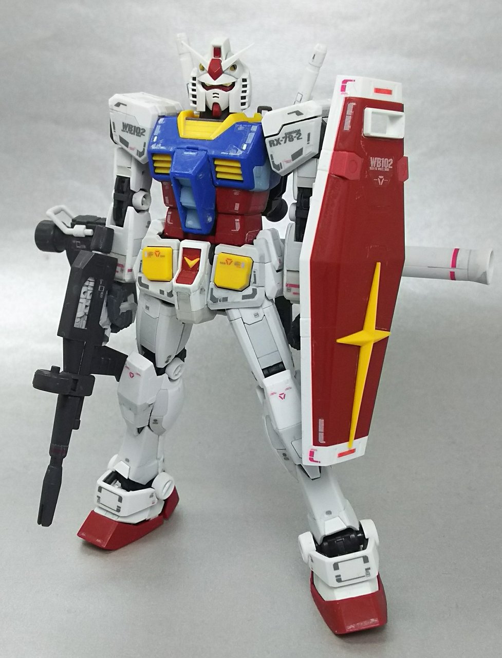 Rg Rx78 2ガンダム 部分塗装編 デカールを貼った後で評価は上方修正 蔦屋 つたや のプラモブログ