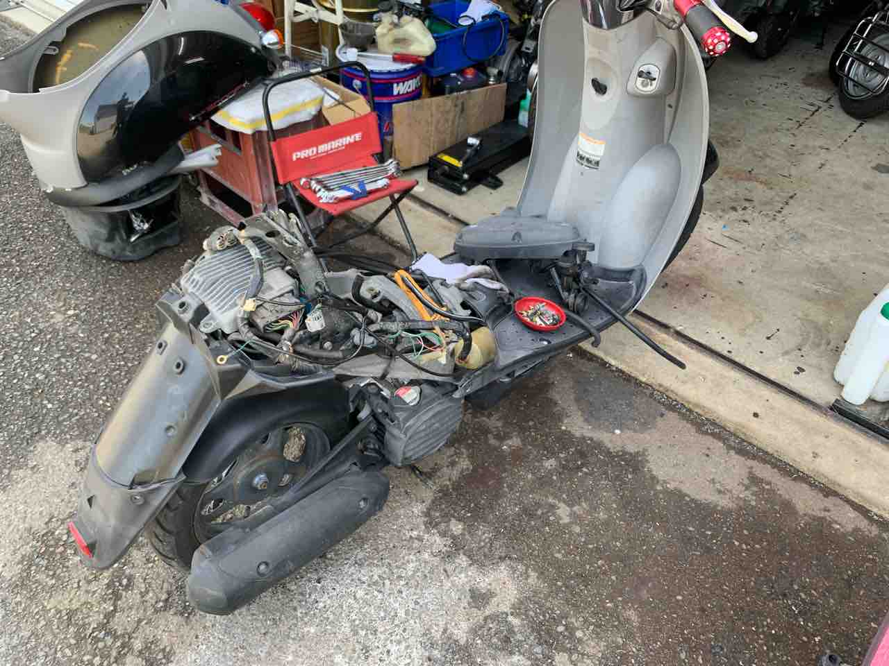 クレアスクーピー(AF55)オイル漏れ修理 : シャッターFの中から