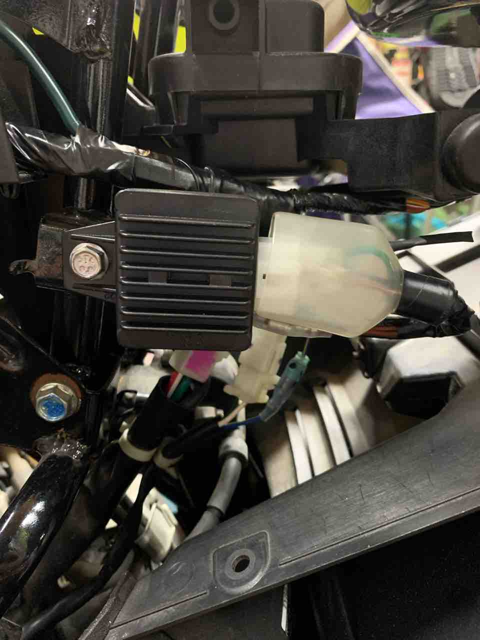 ナビ110(JF65) 全波整流化 2 : シャッターFの中から