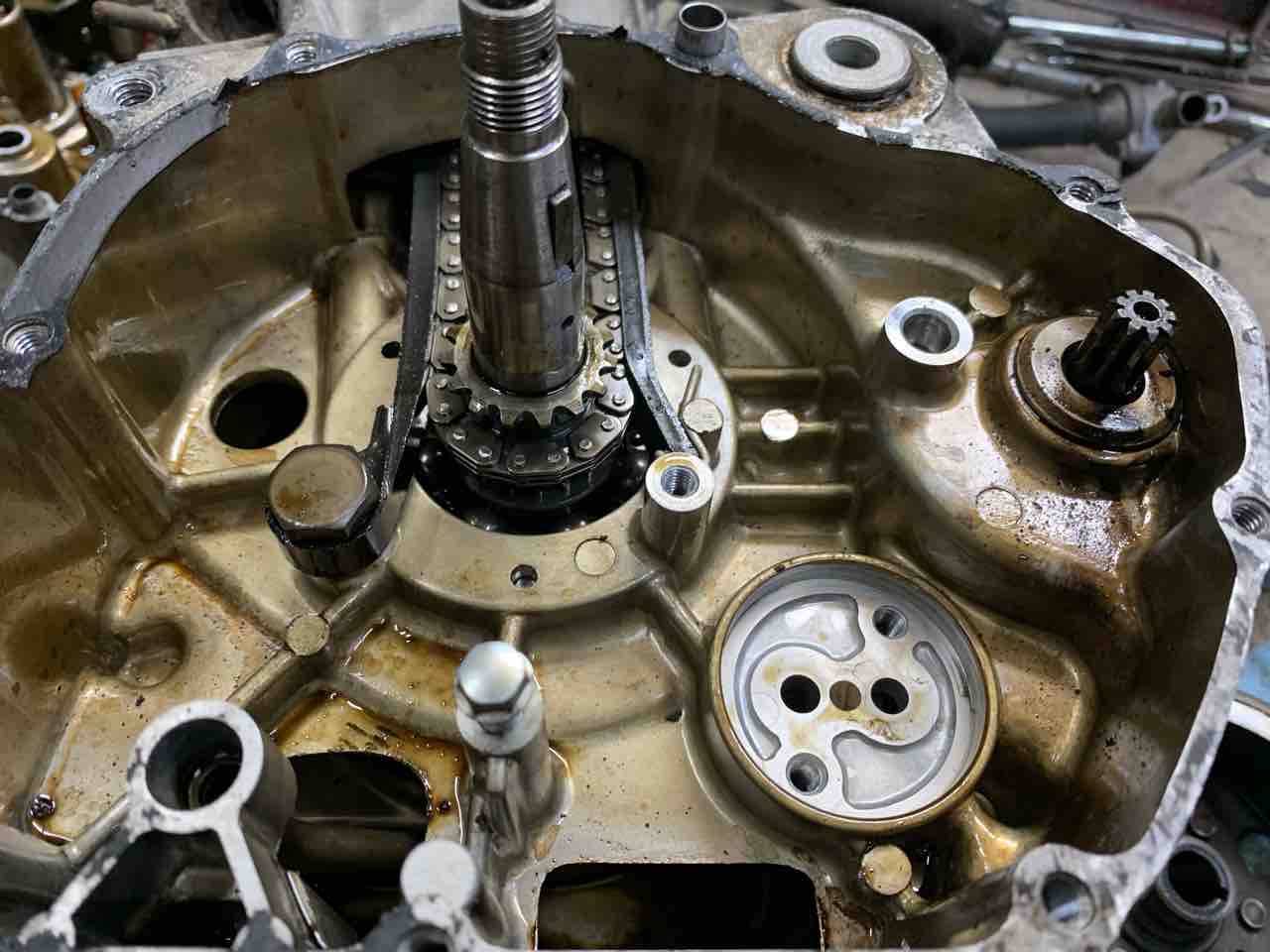 スペイシー125ストライカー(JF02) エンジン分解洗浄 1 : シャッターFの