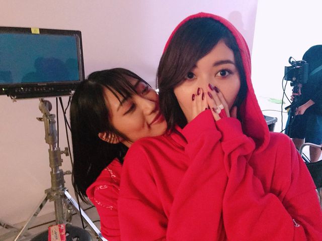 なぁなはガチ 画像 11月のアンクレットカップリング曲 野蛮な求愛 オフショットで 藤田奈那さんの膝乗り珠理奈写真が じゅりまとめ Ske48松井珠理奈関連まとめサイト なぁなはガチ 画像 11月のアンクレットカップリング曲 野蛮な求愛 オフショットで 藤田奈那さんの膝乗り珠理奈写真が じゅりまとめ Ske48松井珠理奈関連まとめサイト