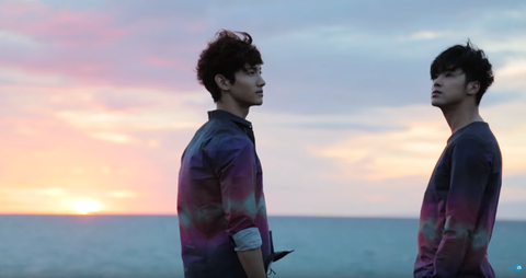 東方神起ラバウト Tvxq Roundabout リベンジなるか 東方神起ハワイロケ写真集第2弾 Stay Elua が4 2に発売 東方神起ラバウト Tvxq Roundabout リベンジなるか 東方神起ハワイロケ写真集第2弾 Stay Elua が4 2に発売