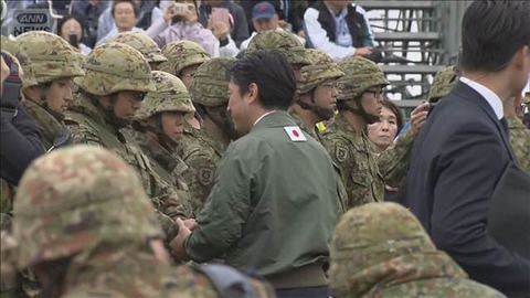 自衛官らの採用人数