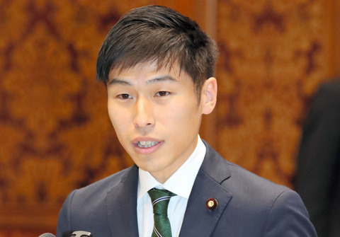 山添拓