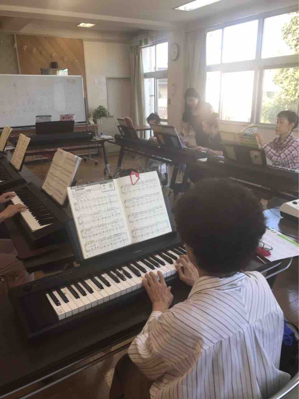 伴奏を変えて弾いてみました 大人ピアノグループレッスン つい ピアノ日記