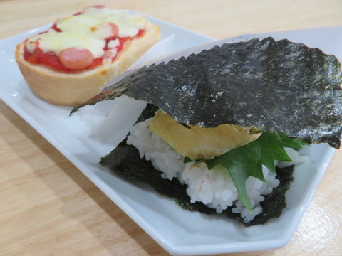 ごはんサンド(だし巻き)＆ピザトースト
