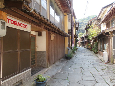 青石畳通り