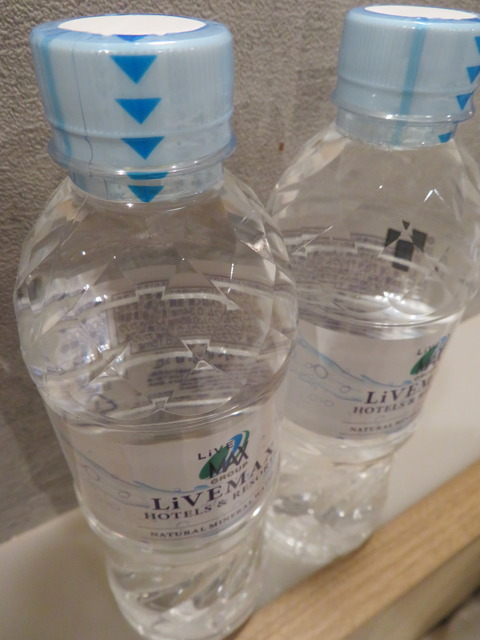 水