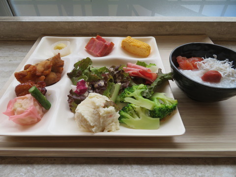 朝食