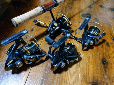 渓流釣り用のスピニングリールでナイロンライン用にシャロー