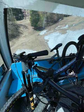 910FDF09-E3E4-4AB7-B1D4-791AFADF60ED