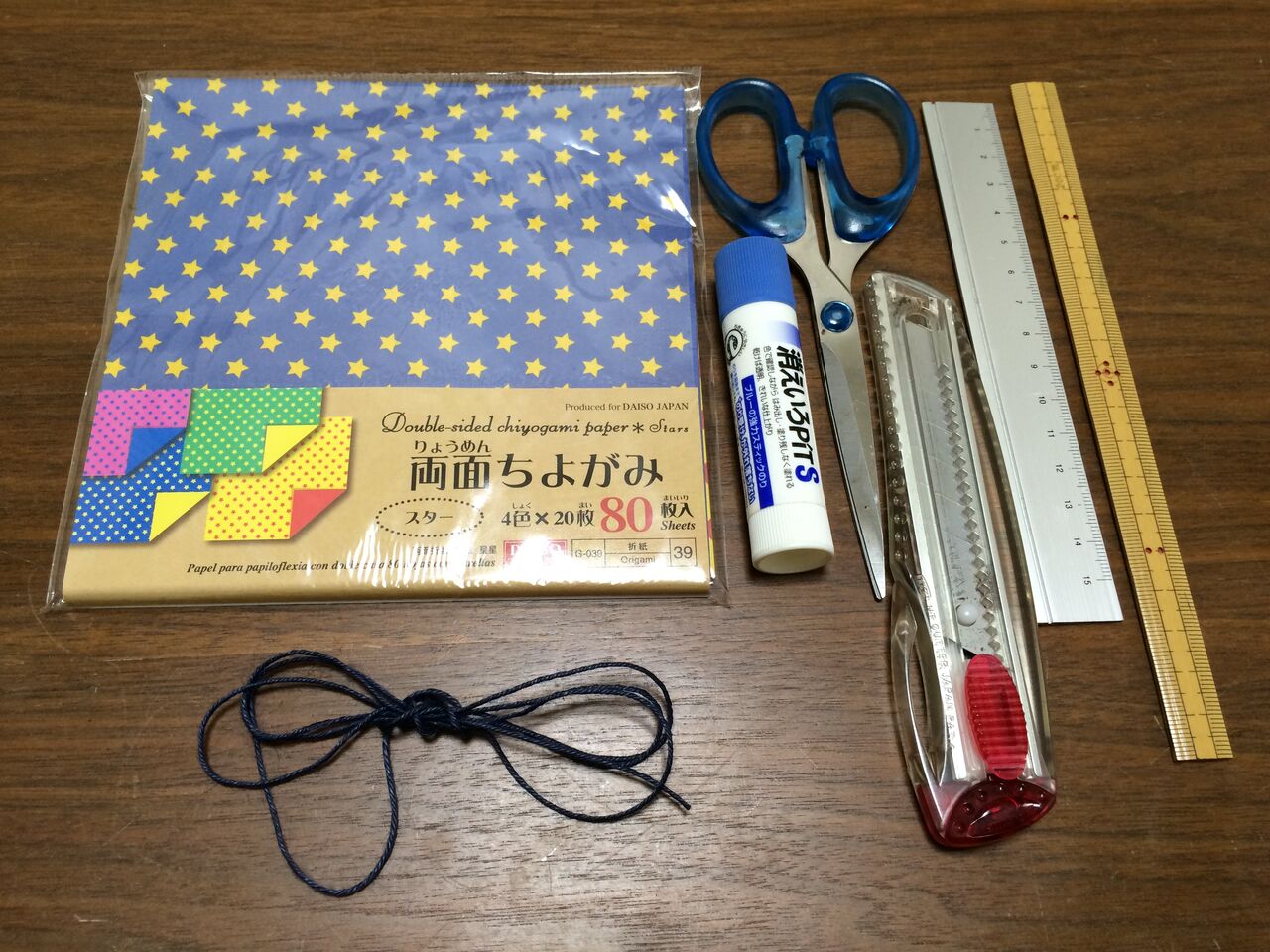 100円均 手作り 簡単 三角旗 フラッグガーランド ガーランド 作り方 ママの欲しい物リスト ラクして子育て万歳 100円均 手作り 簡単 三角旗 フラッグガーランド ガーランド 作り方 ママの欲しい物リスト ラクして子育て万歳