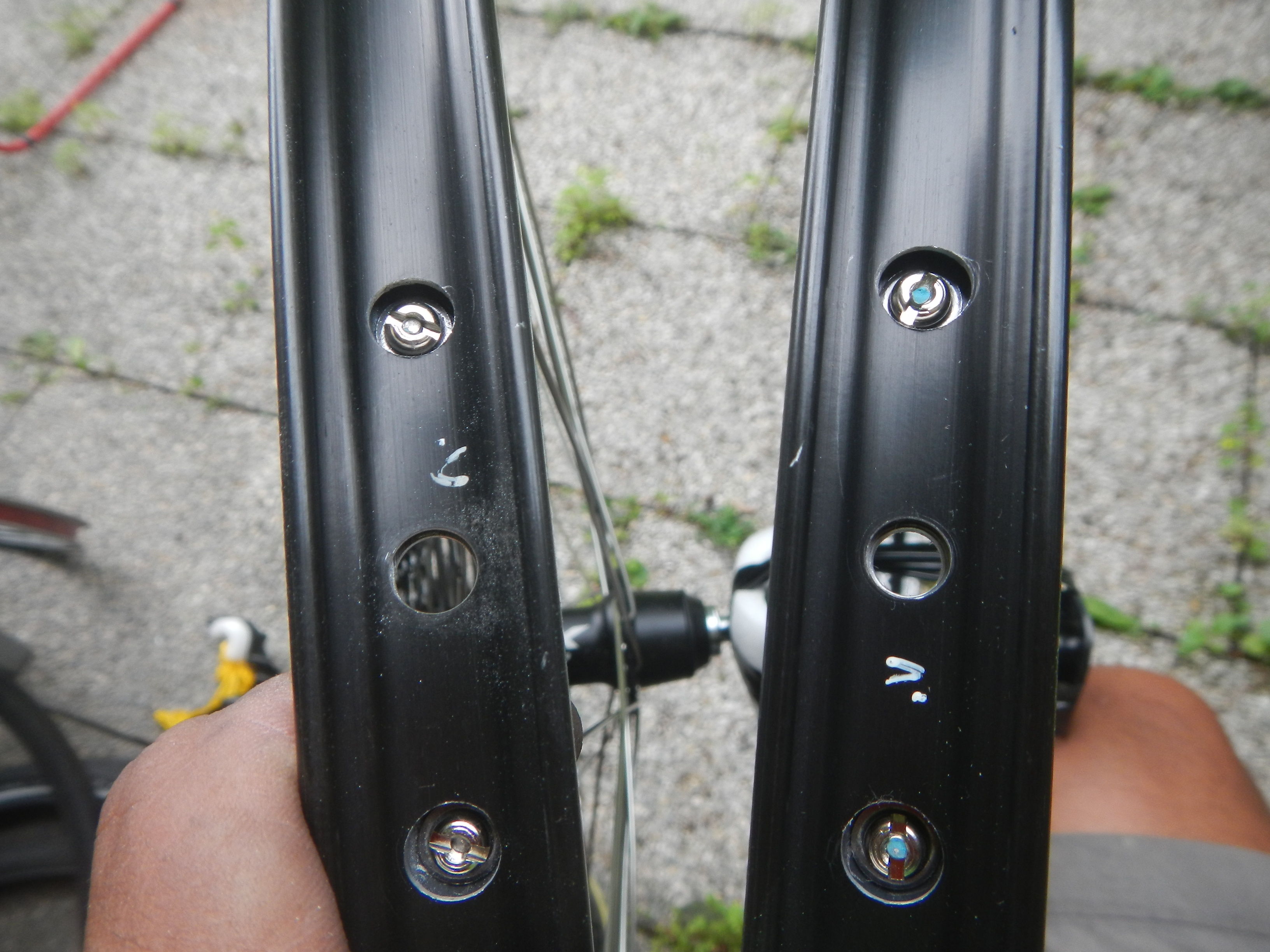 自転車 米式穴に仏式バルブ