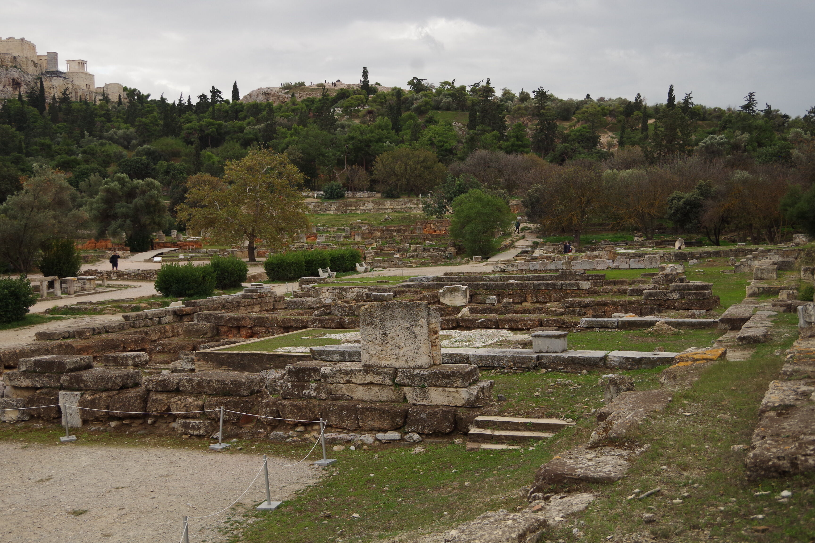 ギリシャ：アクロポリスの丘 : 自転車ときどき世界1周