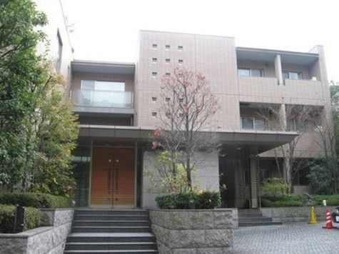 安倍首相邸の隣の部屋で火災が発生