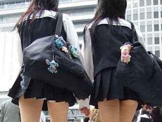 今ってミニスカJK(JC)の、パンチラ見れないってマジ？