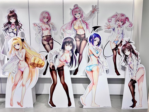 【画像】ToLOVEるのポップアップストア、とんでもなくエッチな展示をしてしまう