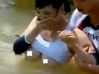 【放送事故】芸能人から一般人まで！意図せず乳首が出ちゃった恥ずかしすぎるハプニング動画まとめｗｗｗ