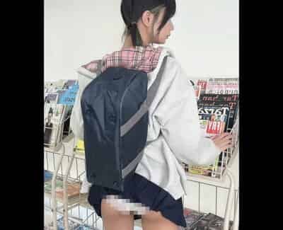 【画像】ミニスカJKさん、うっかりパンチラを撮られるwwwwwwwwwwww